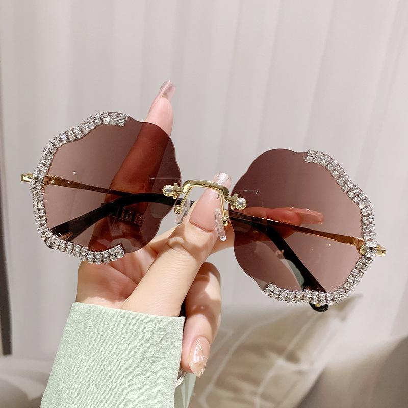 Oversized Rimless Luxury Brand Designer Diamond Flower Sunglasses Women For Female Vintage Popular Sun Glasses Punk Metal Shades