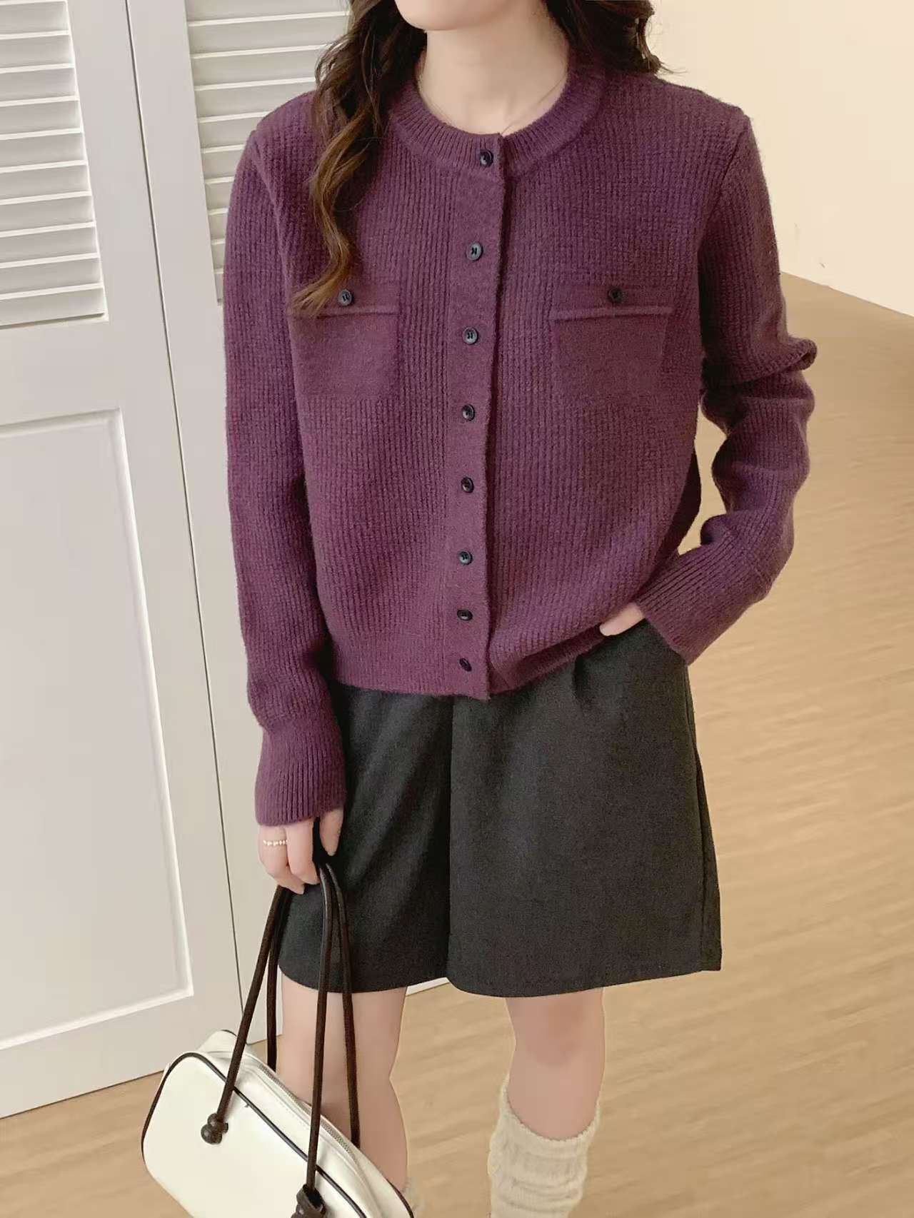 

Осенний вязаный топ повседневный универсальный приталенный тонкий однобортный на несколько пуговиц модный вязаный кардиган с длинным рукавом с имитацией карманов женский one size fits all фиолетовый