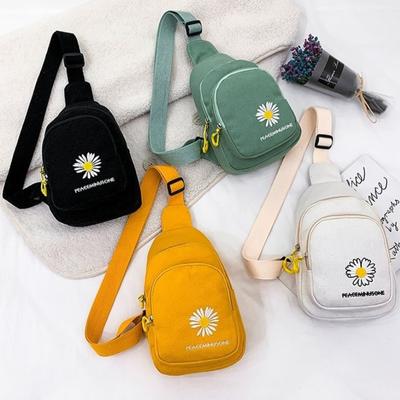 Fashion Ladies Daisy Print Chest Bag Ladies One Shoulder Crossbody Bag Ladies Small Short Trip Travel Carry Bags Canvas Bag