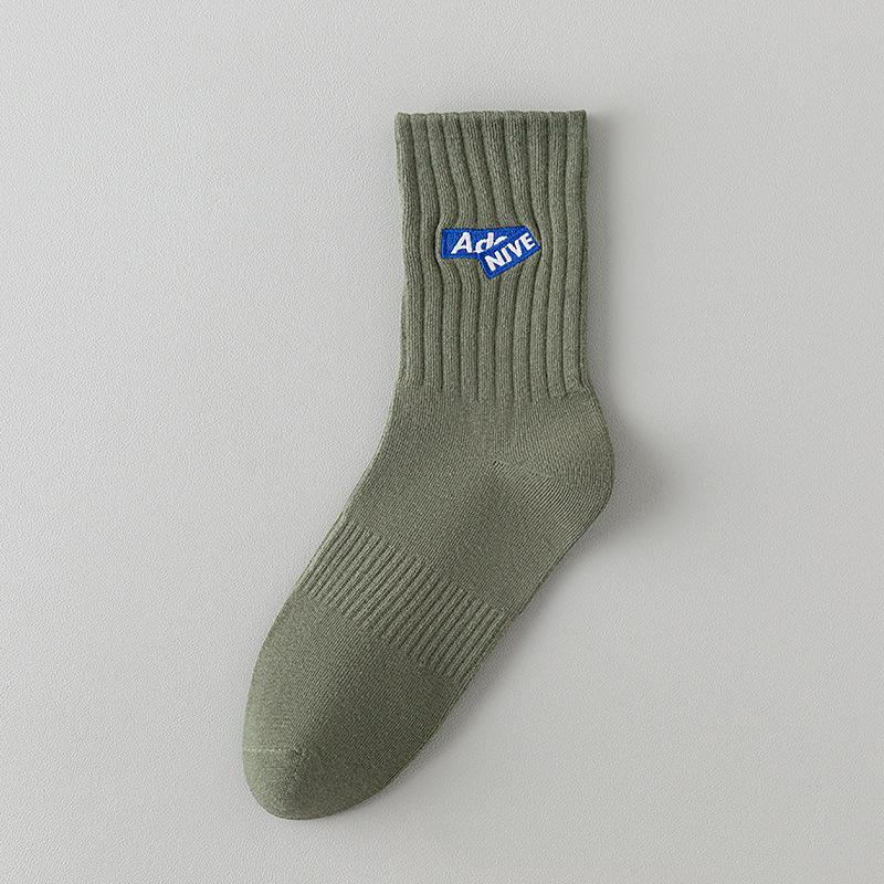 Men's Trendy Mid-Tube Anti-Odor Socks - Campus Sports Basketball, Plus Size, Autumn/Winter Collection.