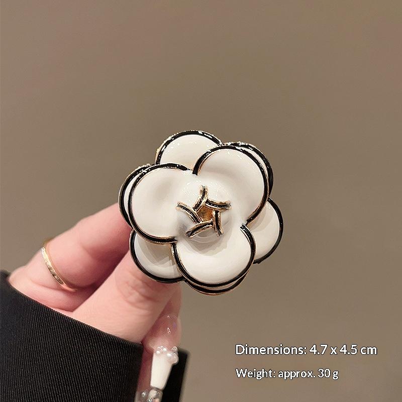 New Niche Retro High-grade Camellia Brooch Exquisite Light Luxury Rose Pin Elegant Suit Fixed Accessories