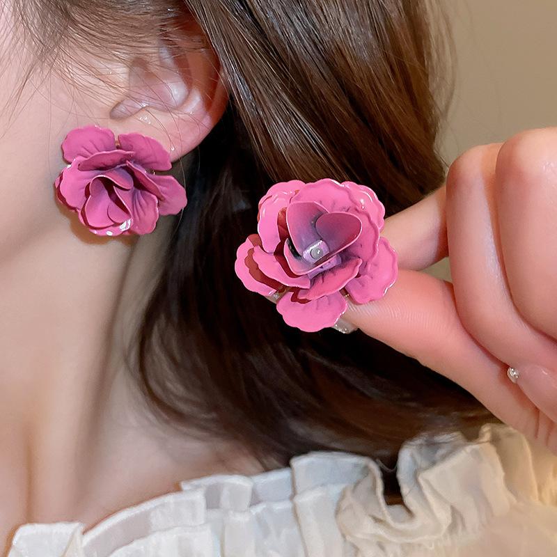 Sweet three-dimensional flower petals silver needle stud earrings