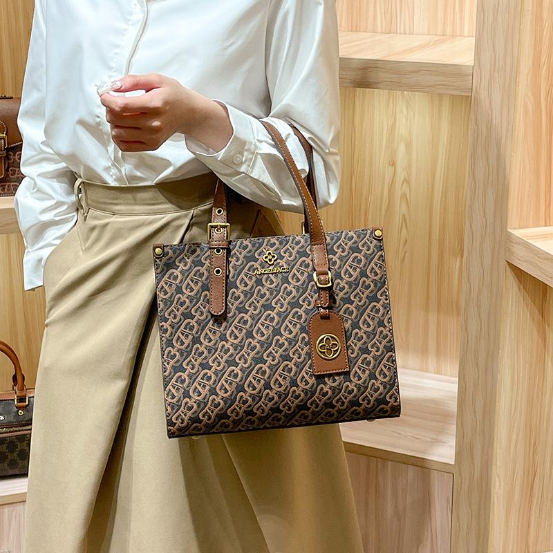Large-capacity tote bag for women, 2024 spring/summer new model, high-end fashion soft leather women's bag, stylish crossbody mom bag