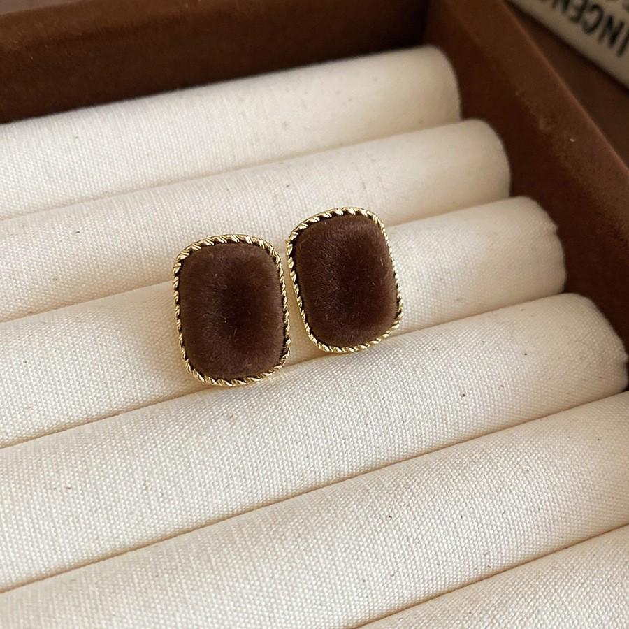 Metal Irregular Earrings European and American Retro Temperament Versatile Earrings Earrings