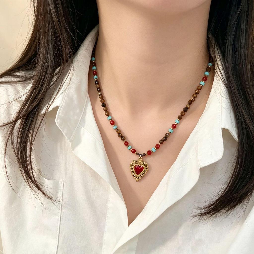 Bohemian Titanium Steel Clavicle Necklace - Maillard-Style Retro Design for Women, Light Luxury Autumn/Winter Accessory