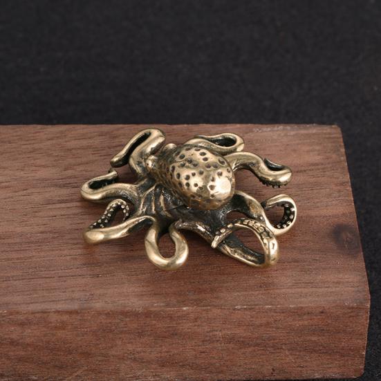 Brass Octopus Figurine Metal Carving Octopus Statue Sea Animal Sculpture Feng Shui Decoration Home Office Desktop Ornament