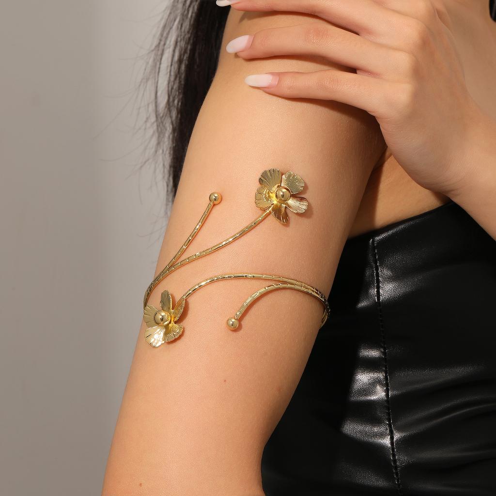 European and American jewelry creative bohemian bracelet exaggerated metal butterfly leaf hollow arm ring leaf arm bracelet