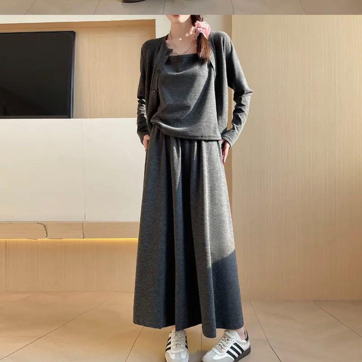 

Женский городской модный летний костюм-тройка: Вязаный кардиган, майка и полуюбка. M (50-57 kg)