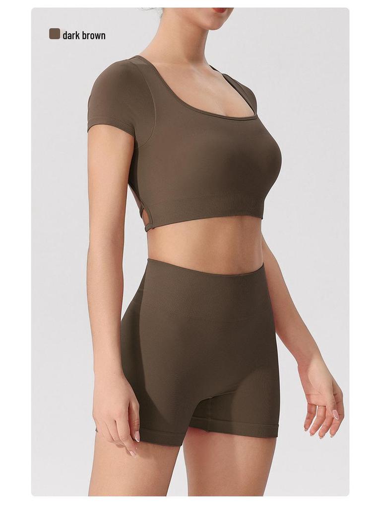European & American Women's Seamless Sports Top with Built-in Bra & Stylish Back