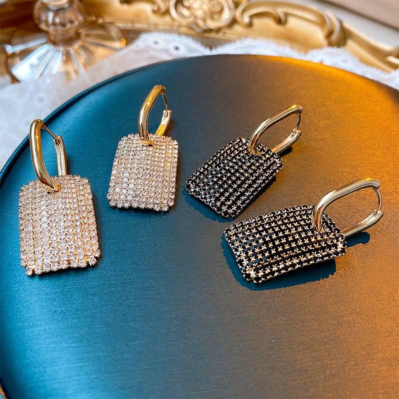 925 Silver Geometric Diamond Earrings: Exquisite Trendy Design for Women
