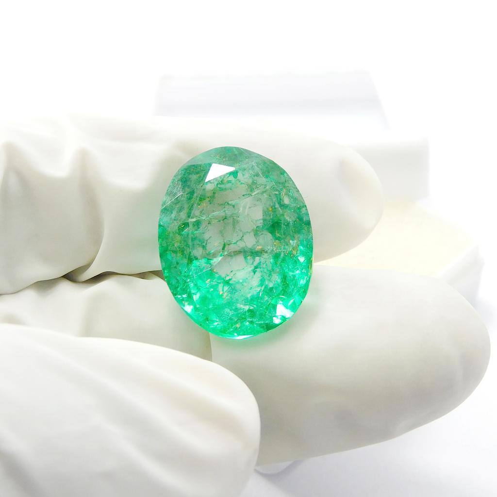 Perfect Gem Oval Cut Natural Emerald Green 19.20 Ct Loose Gemstone