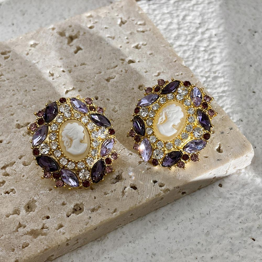 Medieval Earrings Palace Style Queen's Head Flashing Zirconium Earrings Retro Oval Earrings