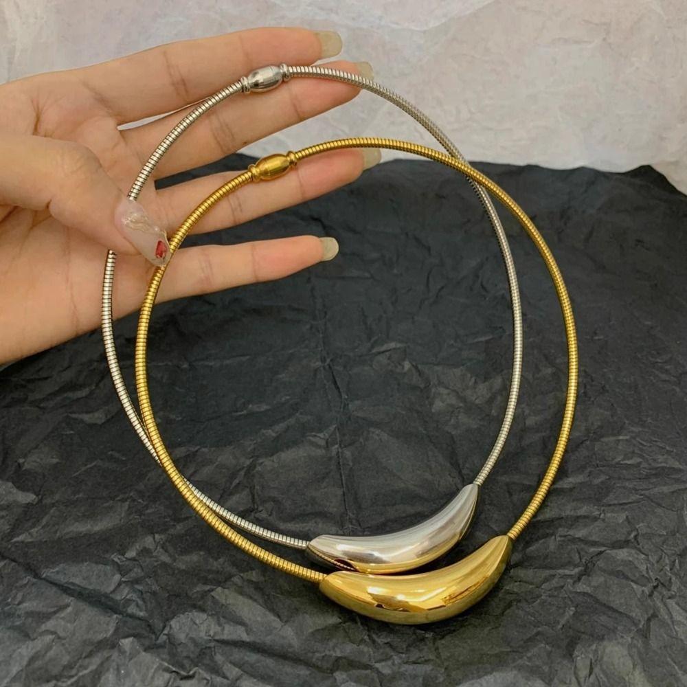 Elegant Metal Necklace Simple Heart Necklace Creative Vintage Choker Daily