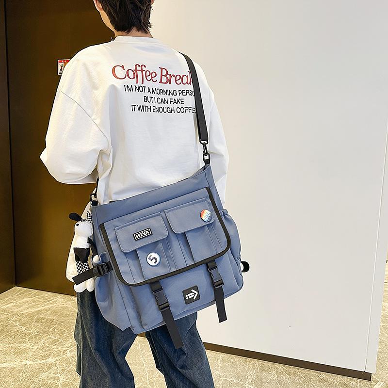 Gangfeng tooling locomotive ins neutral large-capacity student tutoring bag 25 spring new commuter shoulder messenger bag