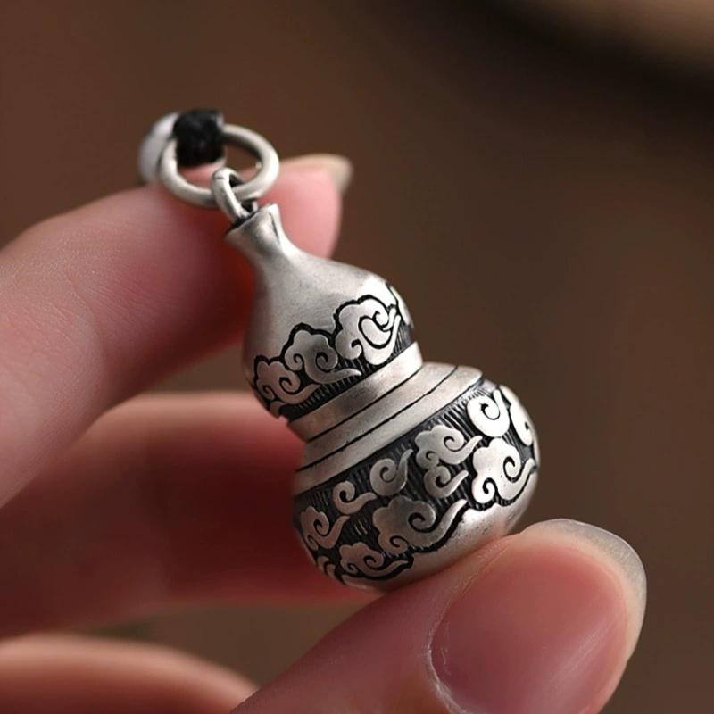 Vintage-Style Gourd Pendant Necklace, Hollow And Can Be Opened, Suitable For Both Men And Women, Buddhist Ornament.