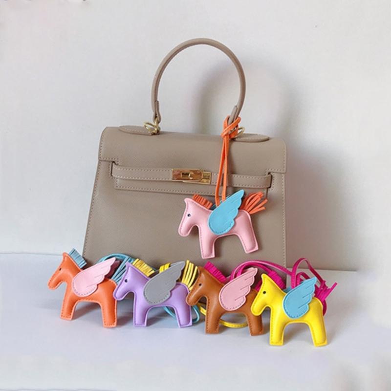 Cute Angel Wing Horse Keychain Pendant for Women Girls Fashionable Mini Horse Shape Bag Charm Oranemnt for Handbags