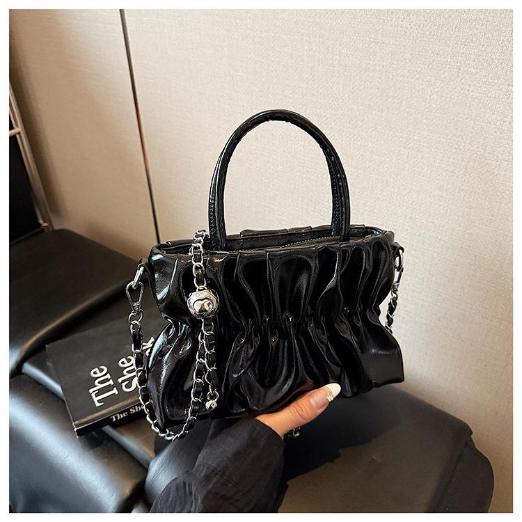Fashion Versatile Chain Pleated Cloud Bag Women's Tide 2025 Spring and Summer New Niche Messenger Small Square Bag