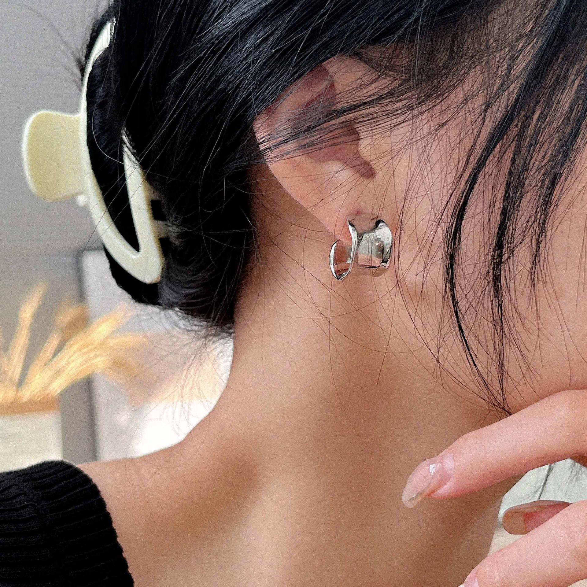 

Серьги-пусеты Yinruitai из стерлингового серебра 925 пробы с геометрической текстурой для женщин - Тренд 2022 года, Высокая мода.