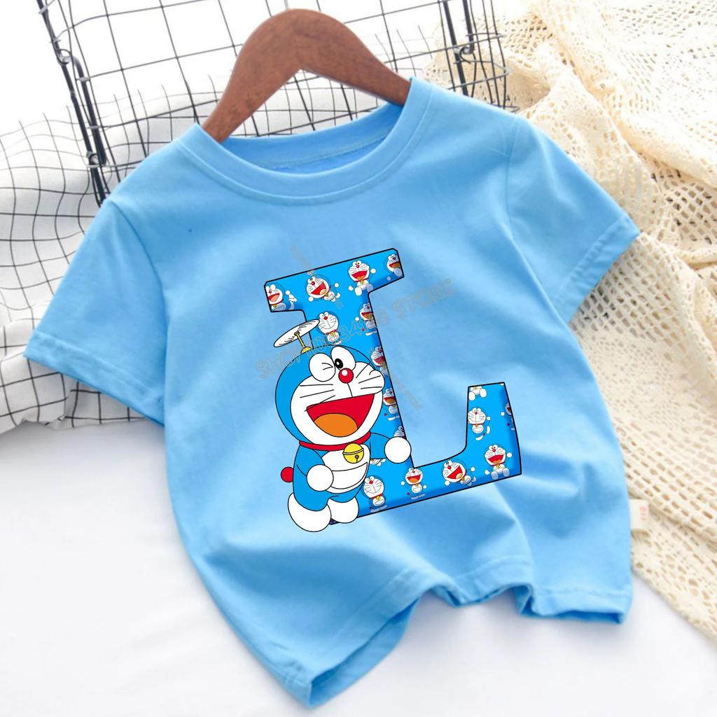 Doraemon Neues T-Shirt für Kinder Blau Buchstabe A-Z Tee Top Kawaii Cartoon Rundhals Kleidung Mode Kinder Anime Kleidung Geschenk