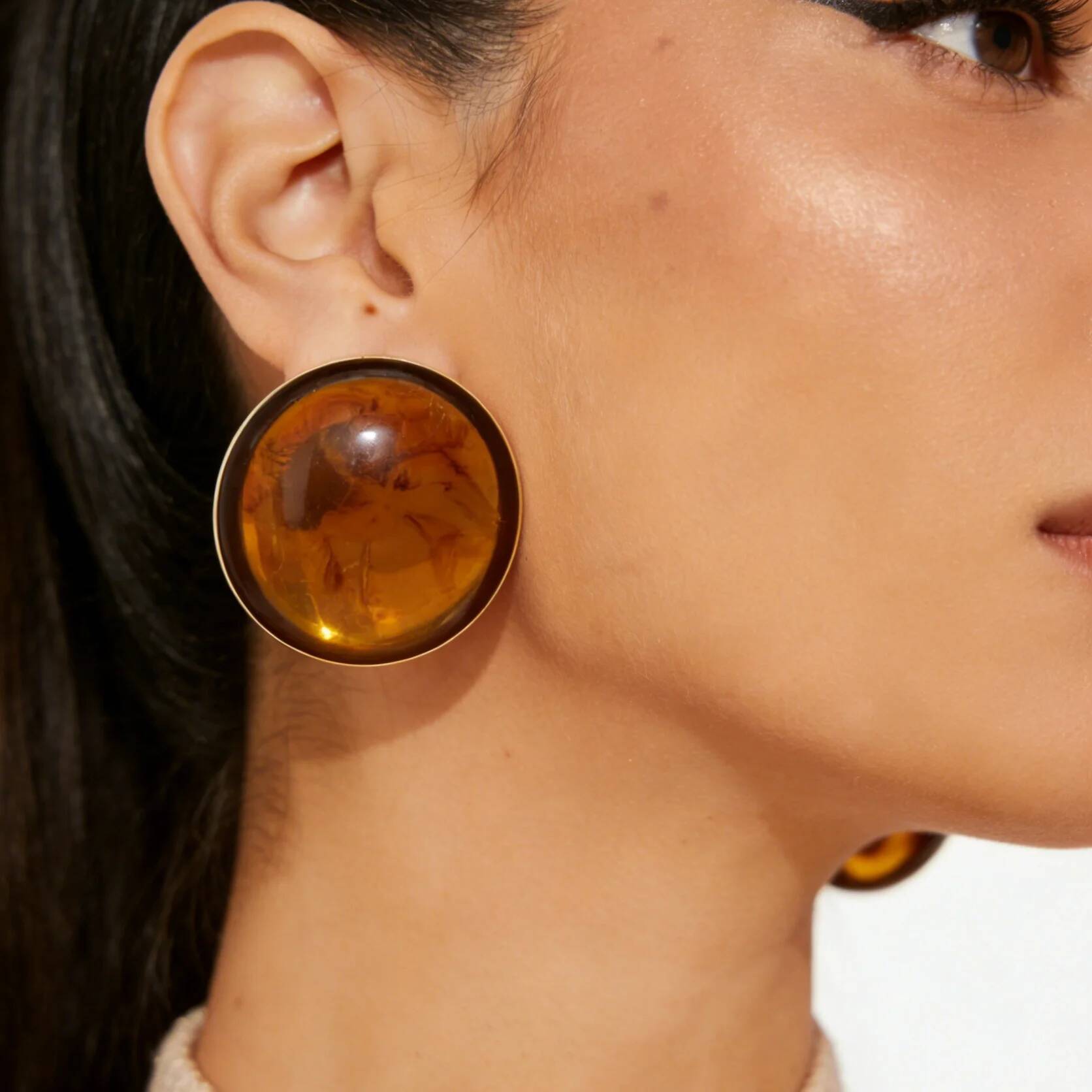 

SHIXIN Vintage Gradient Resin Geometric Stud Earrings for Women Fashion Minimalist Caramel-Colored Round Piercing Ear Jewelry