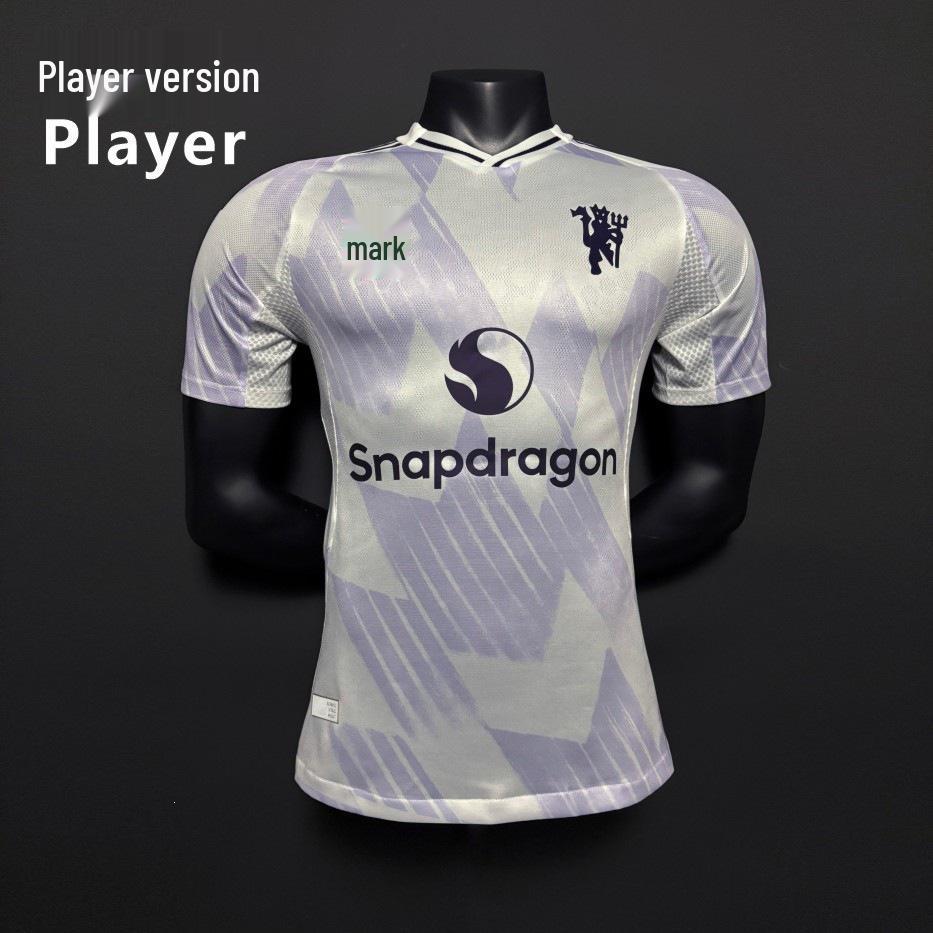 

Manchester United Away Jersey Fan Edition: Cunha #10, Bruno Fernandes #8 Small
