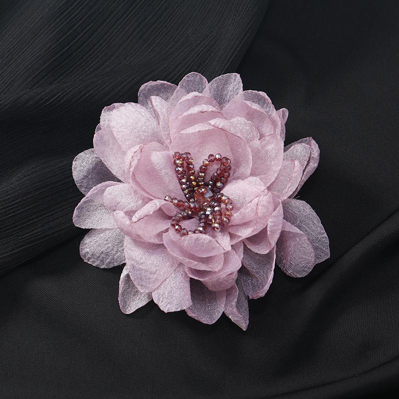 Elegant Silk Yarn Crystal Flower Brooch Three-dimensional High-end Retro Pin Evening Temperament Dress Corsage Woman