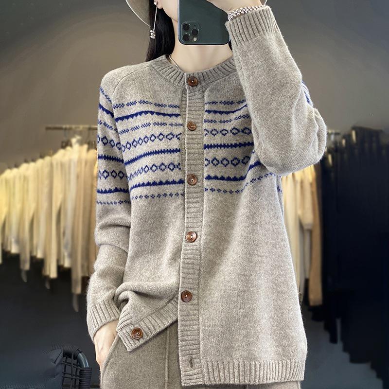 Women's 100% Wool Jacquard Round Neck Cardigan – Soft, Warm, and Stylish Autumn/Winter Sweater Coat