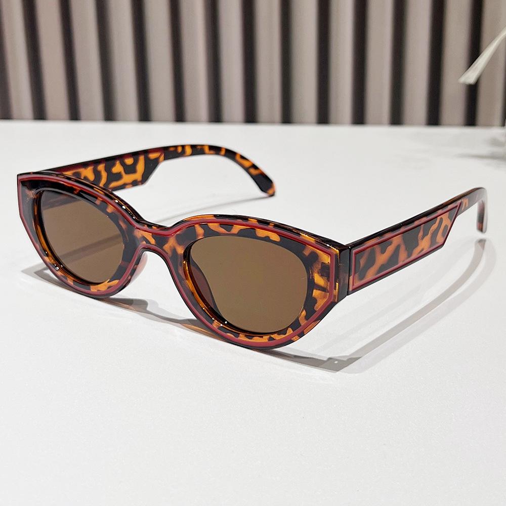 Schwarz-Weiß Kontrastierende Cat-Eye Sonnenbrille, Retro Personalisierte Schmalrand-Sonnenbrille, Damen Street Photography Tragende Dekorationsbrille >