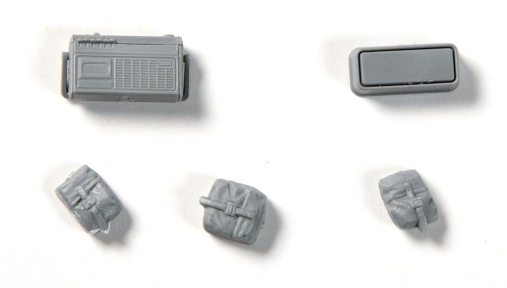 AK Interactive Light Combat Vehicle Crew Desert Figure Set Plastic Model AK35017 1/35