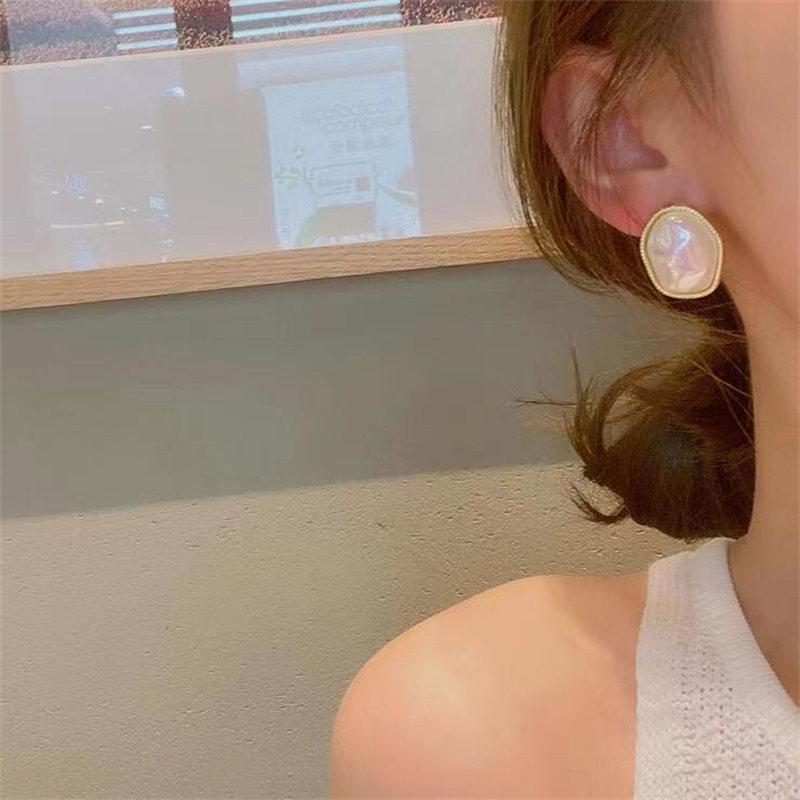Fashion Simple Irregular Big Earrings Popular Golden Plating Simulated Pearl Stud Earring For Women Jewelry Girl Lady Gifts