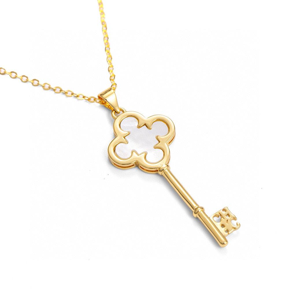 CHHC Women's Key Pendant Necklace - Light Luxury Clavicle Chain