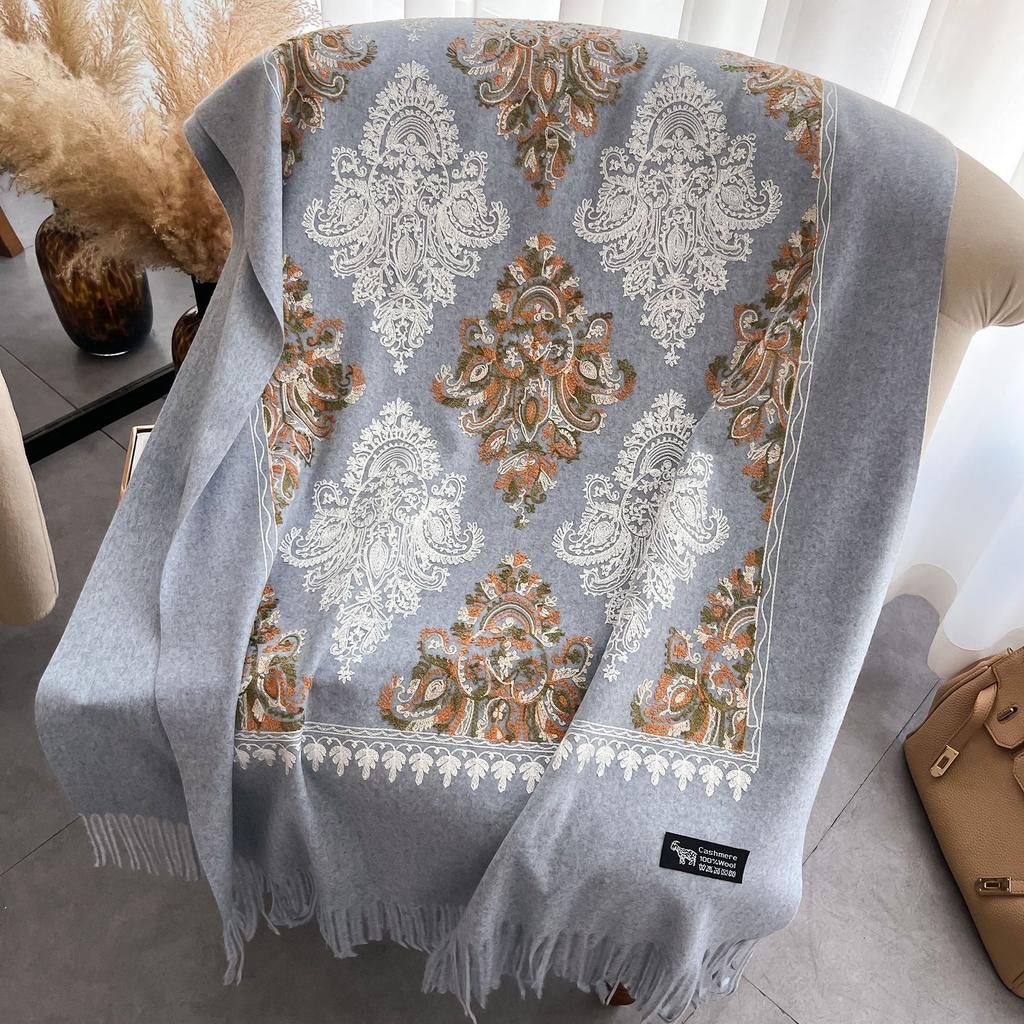 Winter Warm Cashmere Scarf for Women Floral Embroidery Pashmina Blanket Thick Shawl Wrap Neckerchief Elegant Lady Poncho Bufanda