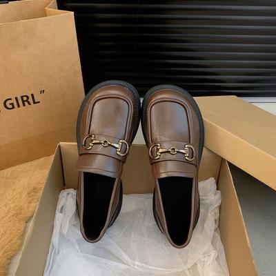 Zapatos bajos de cuero pequeños para mujer 2024 nuevos mocasines negros versátiles de un pedal para ir al trabajo jk zapatos individuales