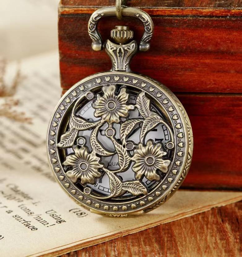 Vintage Pocket Watch Collection Triangular Quartz Universal Casual Vintage Pendant Pocket Watch