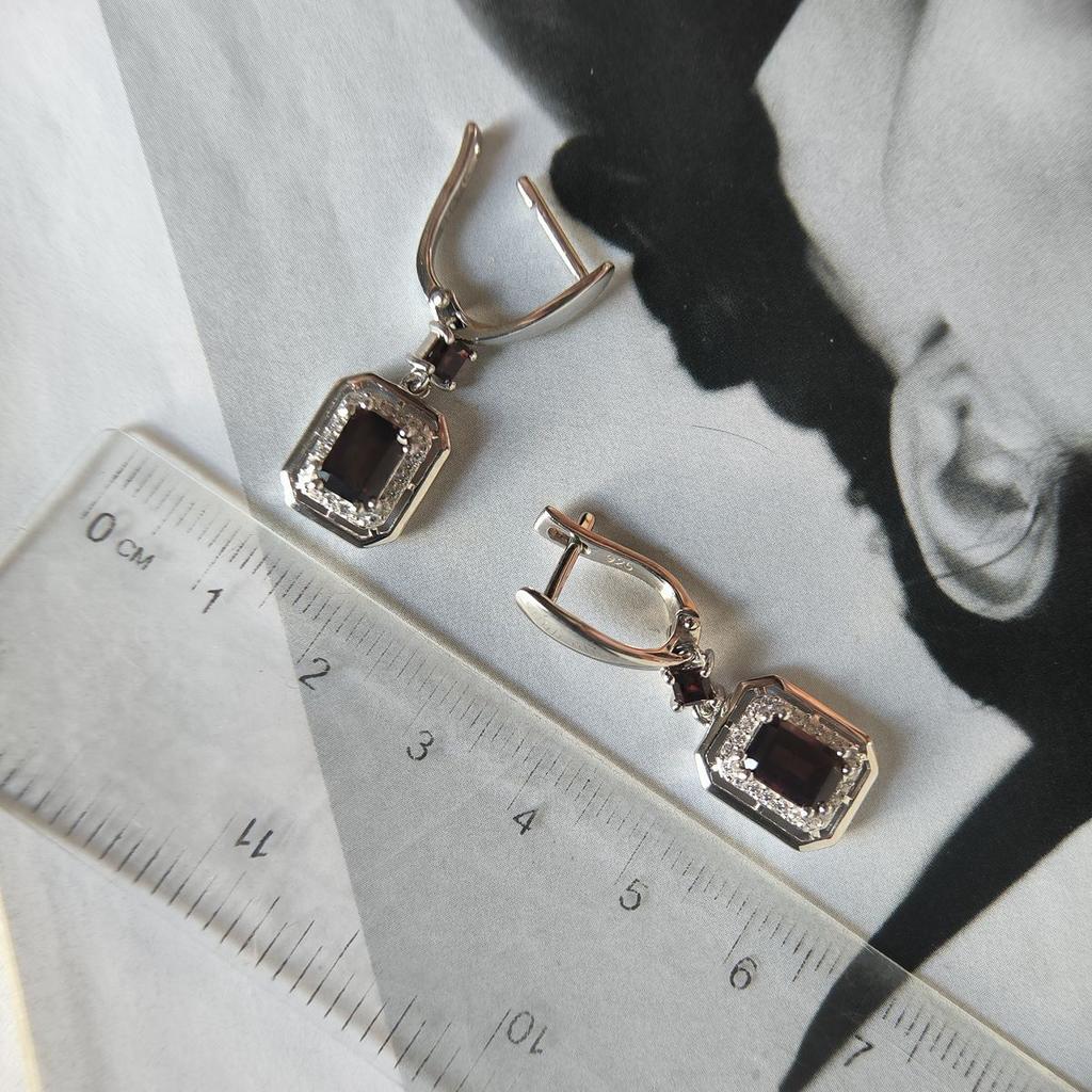 Серебряные серьги с натуральным гранатом 3.301ct (2195856)