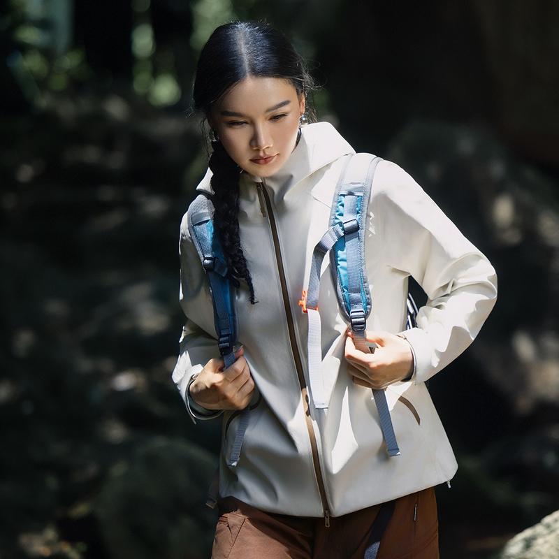Li Ning CF Su Wan Long Jia Series Veste à capuche ample confortable simple imperméable coupe-vent respirante durable imperméable pour femme AEMV040-2