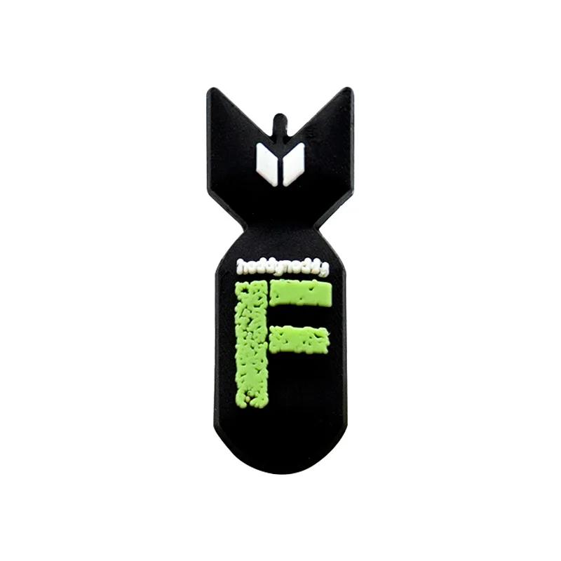 1-25 Stück Waffen Pistolen Dollar PVC Schuh Deko Zubehör Panzer Flugzeug Anhänger DIY Garten Schuh Schnalle Zubehör Party Ornament