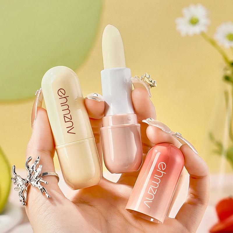 Uncoloured Moisturising Lip Balm for Men and Women To Prevent Dryness and Chapping in Autumn and Winter