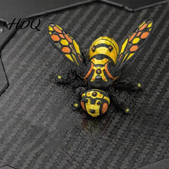 Customizable Poseable Figure 3D Printed Articulated Bee Toy Keychain Ornament Posable Mechanical Creature Model Insect Figurine for Desktop