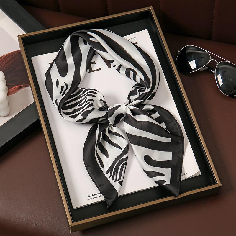 Fashion Leopard Print Silk Hairbands Scarf Women  New Elagant Bandana Neck Kerchief Head Bands Foulard Female Scarfs
