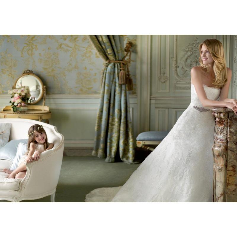 

Lindsay Ellingson Photo Poster: Decorative Framed Picture for Bedroom or Studio Yellow Kraft Paper (No Glue) 30X42 cm