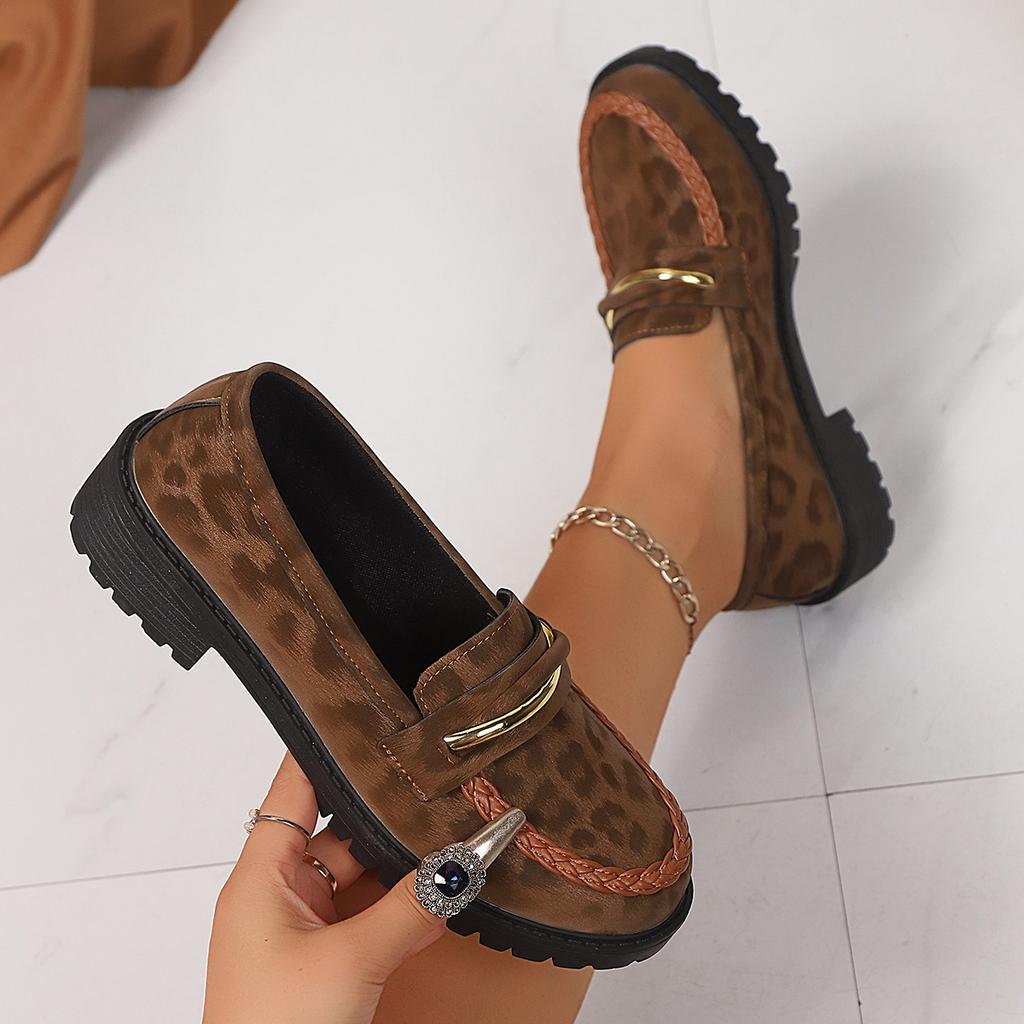 Fashion Women's British Style Thick-soled Low-heeled Shoes 2025 Spring and Autumn New Leopard Print Decorative Round-headed Loafers.