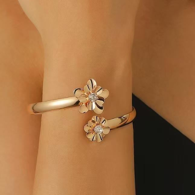 Stilvolles Minimalistisches Choker- & Ohrring-Set für Frauen - Europäisches & Amerikanisches Design