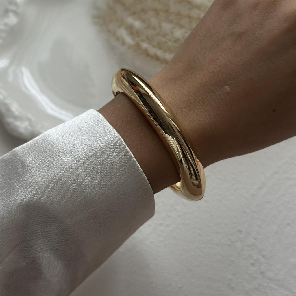Meter Sense Fashion Trend Alloy Smooth Water Drop Hug Bracelet, Irregular Hollow Winding Ring