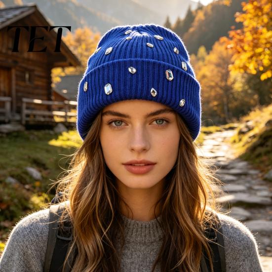 Punk Style Hat with Rhinestones Bling Rhinestone Knitted Hat, Street Knit Winter Fashionable Autumn Headwear Warm Skull Cap for Women Fashion