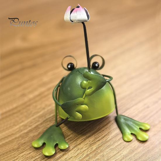 Frog Garden Statue Handmade Iron Frog Ornament Collectible Frog Figurine for Patio Balcony Home Indoor Decor Office Desk