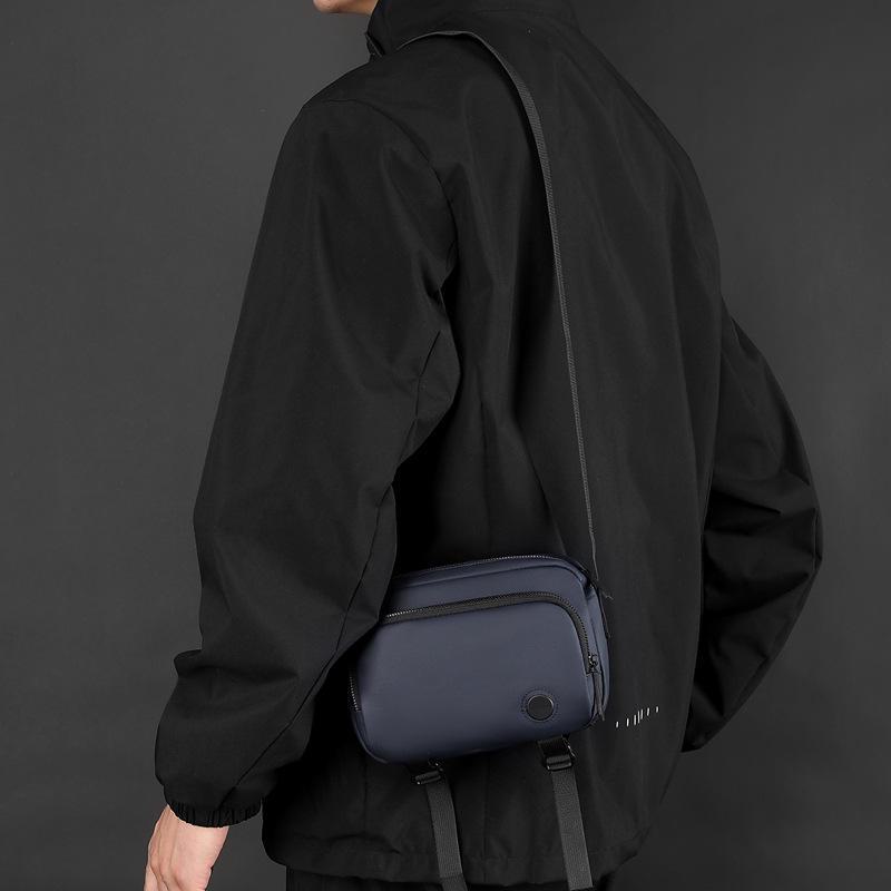 2024 Funktionelle Messenger Bag für Herren - Trendy, einfarbig, leicht, lässige Umhängetasche für den Weg zur Arbeit