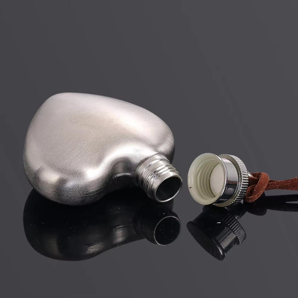 1 Oz Heart Hip Flask Food Grade Stainless Steel Wine Pot Portable Wine Flask Pendant  Gift