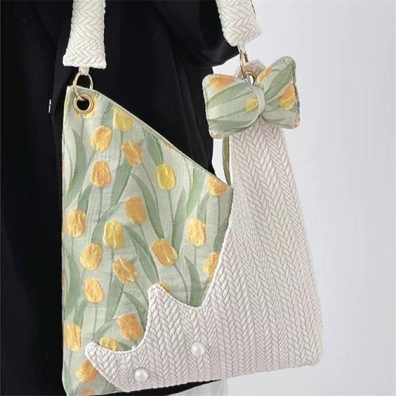 Large Space Cute Tulip Cat Pattern Underarm Shoulder Bag Unique Niche Fresh Aesthetic Women Daily Single Tote Purse