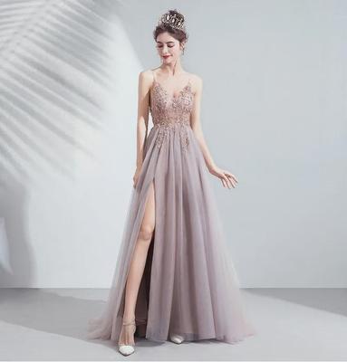 Sakura Pink Hochgeschlitztes Braut- und Eventkleid mit tiefem V-Ausschnitt